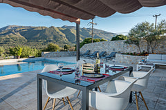 Brand new villa with 3 bedroom 5 beds and alot of parking places.Can sleep up to London, United Kingdom Mountain view,35m2 pool, children pool Entire villa vacation rental 15174491