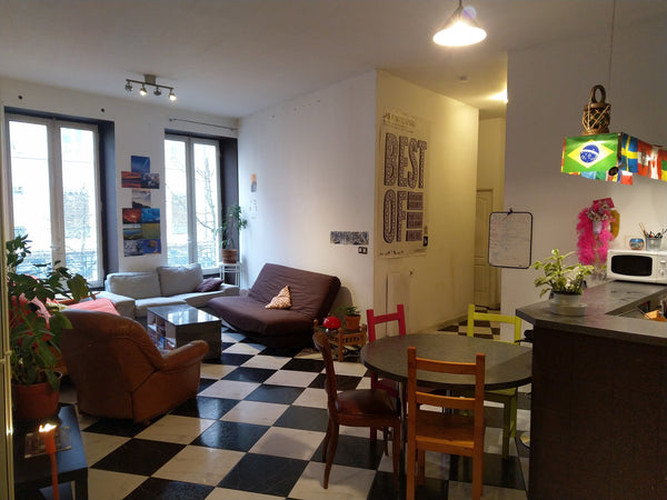 Situé à 3 min du métro Valmy et à 5 min des quais de Saône, l'appartement possèd Lyon, France Chambre privée dans appartement Private room in rental unit vacation rental 731849980757771465