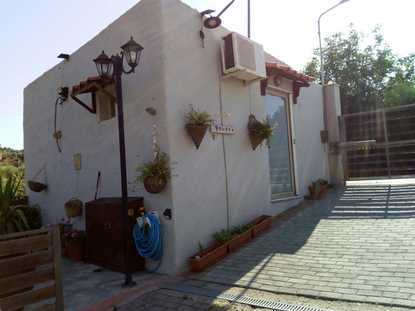 Our place is fully equipped, cute and practical. There is a queen sized bed and  Heraklion, Greece 