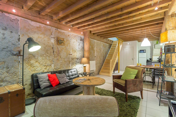 Véritable loft au cœur du centre ville, proximité de la place Bellecour et de l'  LE LOFT DESIGN Bellecour- Hôtel Dieu. Entire rental unit vacation rental 23016760