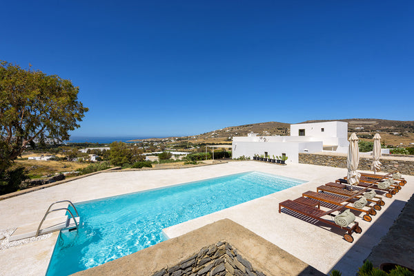 Villa Aktaia is a luxury villa with private pool.<br /><br /><b>The space</b><br  Villa Aktaia, 4 br & private pool close to Parikia Entire villa vacation rental 30226567