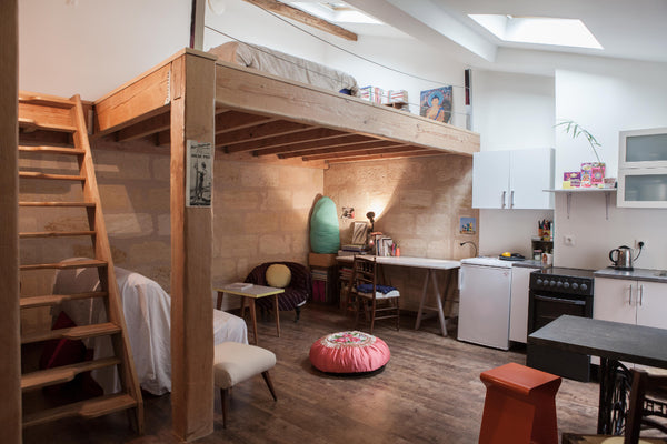 Après 2 ans de pause covid je reloue mon charmant t1 avec chambre en mezzanine d Bordeaux, France Charmant t1 bis à St Michel Entire rental unit vacation rental 33390656