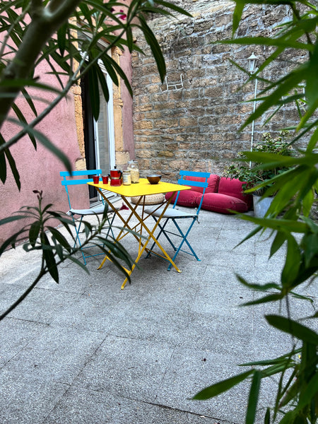 Voici notre loft-duplex de style canut, adossé à la colline, sur les quais de Sa Lyon, France Loft lyonnais en duplex & terrasse Entire loft vacation rental 691992625602224516