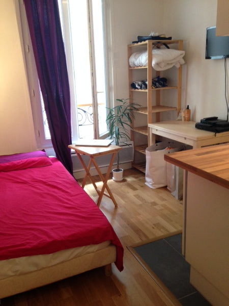 Studette (11 m2)steps from the Sacre Coeur. Rue Feutrier.M° Anvers/Chateau Rouge Paris, France Steps from Sacre Coeur. Long Term only Entire rental unit vacation rental 7297713