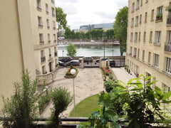 Lovely apartement of 75m2, very bright and spacious. Magnificent view sight of t Paris, France Big Flat sight of the Seine Entire rental unit vacation rental 6633797