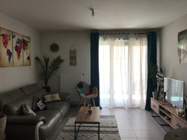 Bienvenue chez moi dans une ambiance chaleureuse et conviviale.<br />Le logement Lyon, France Chambre calme accès rapide centre/Part Dieu Private room in condo vacation rental 52920199