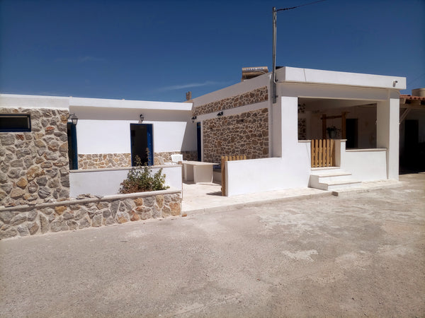 Cute traditional Cretan house in a beautiful scenery, surrounded by nature. Idea Kifisia, Greece 