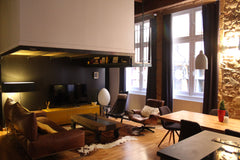 Situé au coeur du Vieux Lyon dans les rues piétonnes, ce logement est constitué  Lyon, France Appartement familial et atypique ds le Vieux Lyon Entire rental unit vacation rental 9323670