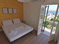 Mulberry House Kalathas - Microcosmo Creta Holiday Homes. This beautiful and rec Chania, Greece 10 min walk from beach★2 bedrooms★Wi-fi★A/C★6 ppl. Entire condo vacation rental 676408096410475970