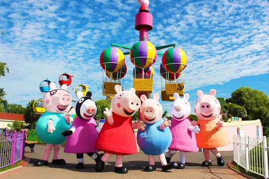 Peppa Pig World with Luxury Coach Travel from London  Private Tours and Travel Guide Europe London CITY London Destination Tour