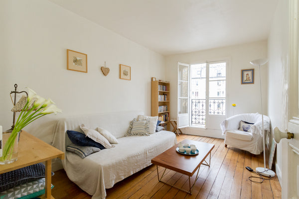 Lovely, bright parisian flat on the 5th floor with an elevator in the building , Paris, France Sunny 5th floor Flat w/ Balcony & Lift in building Entire rental unit vacation rental 6071713