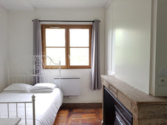 En plein coeur du magnifique quartier du Vieux Lyon, 1 à 3 chambres disponibles  Lyon, France Nice and well located room - Q104-3 Private room in rental unit vacation rental 28220678