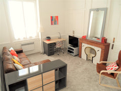 Appartement spacieux et confortable et très calme car situé coté cour. La chambr Lyon, France Central Confort - Free Parking Entire rental unit vacation rental 775840452279101587