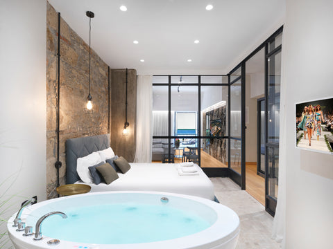 A wonderful luxurious pied a terre for 2 persons in the heart of Athens. Each el Athina, Greece 5 star executive luxurious suite in Kolonaki. Entire condo vacation rental 51099544