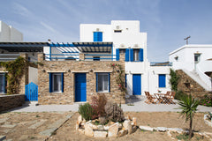 Sunny 2-bedroom house less than 2 minutes driving from the beachside. Stunning v Athens, Greece Achilles Aegean View Entire home vacation rental 9060531