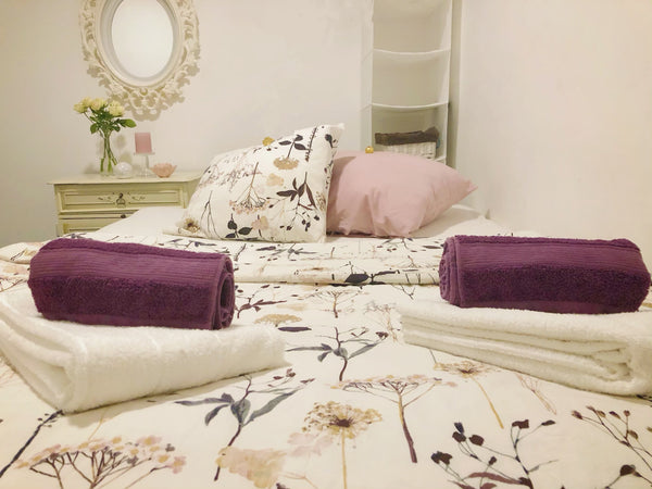 Located at the Stadtpark next to first district (Citycenter). Is Viennese old fa Vienna, Austria StadtparkCITYCENTER directAirportConnection24hCkin Private room in rental unit vacation rental 37245890