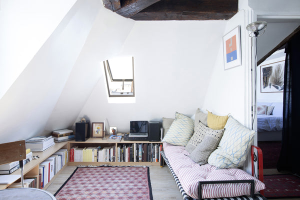 This is a one bedroom apartment tastefuly furnished wih a wide range of French a Paris, France Peaceful parisian penthouse in the upper Marais Entire rental unit vacation rental 19908235