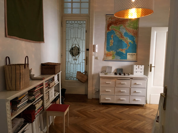 Diese Wohnung befindet sich in einem wunderschönen Altbau, direkt hinter der Kar  Wohnung nähe Karlsplatz Entire rental unit vacation rental 23476716
