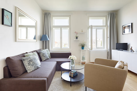 Awake refreshed and ready for a day exploring the city via this clean, sunny apa Prague, Czechia City Views from a Flat near George Square Entire rental unit vacation rental 4641866