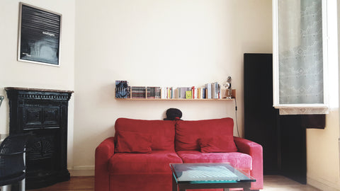 Au fond d'une cour privée, au rez-de-chaussée, mon studio est ouvert sur une aut Paris, France Quiet studio in the heart of trendy Paris Entire rental unit vacation rental 20027983