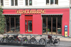 Homely, warm and cozy apartment in the heart of Østerbro. 2 minutes walk from Øs Copenhagen, Denmark Appartment in the heart of Østerbro Entire rental unit vacation rental 24576606