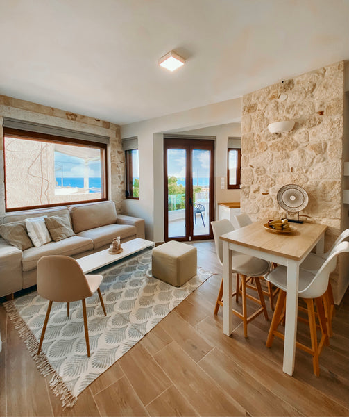 This house is the ideal option for your vacation in Makry-Gialos.<br /><br />The Makry Gialos, Greece Makry-Gialos Luxury Seaview Apartment Entire home vacation rental 48237397