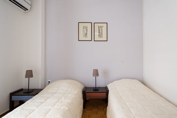 This flat is  ready to welcome you.<br /><br /><b>The space</b><br />Perfect val Athens, Greece Beloved Room in a Great Flat Private room in rental unit vacation rental 6982879