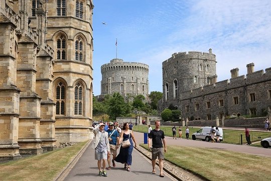 Windsor Stonehenge & Salisbury Executive Luxury vehicle Private Tour  Private Tours and Travel Guide Europe London CITY London Destination Tour