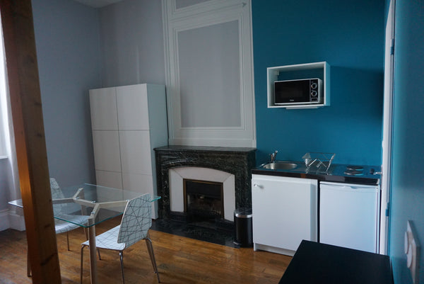 Petit studio 3/4 personnes de 23m² avec mezzanine. <br />Situation : proche gare Lyon, France Studio 3/4 personnes - Part Dieu Entire rental unit vacation rental 23371304
