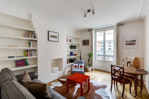 A lovely one bedroom flat in Paris, ready to accommodate up to 4 people. This ap  Sleep 5 mn from the Panthéon! Entire rental unit vacation rental 9965551