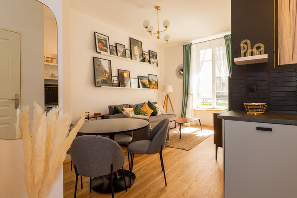 Apartment renovated and decorated by a prestigious architect. You can enjoy its  Lyon, France Dify Montesquieu - Berges du Rhône Entire rental unit vacation rental 633030573609856581
