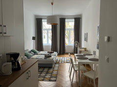 Keep it simple at this peaceful and centrally-located place. Surrounded by local Vienna, Austria Walk your way around central Vienna starting here Entire rental unit vacation rental 593305465420639648