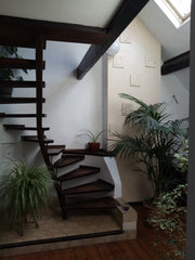 Nous sommes un couple d'artistes et nous louons notre appartement de temps à aut Paris, France Appartement dans une maison de maître à Ixelles Entire rental unit vacation rental 563584208034024671