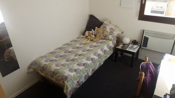 Près du metro Gare de Vaise, à 10 min du centre ville en metro, et près de beauc Lyon, France Joli chambre sur la Saône :)! Private room in rental unit vacation rental 13035565