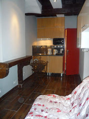 Idéalement situé au cœur du Vieux Lyon dans le quartier historique classé patrim Saint-Romain-au-Mont-d'Or, France Studio Calme Lyon Centre Historique Entire rental unit vacation rental 8857430