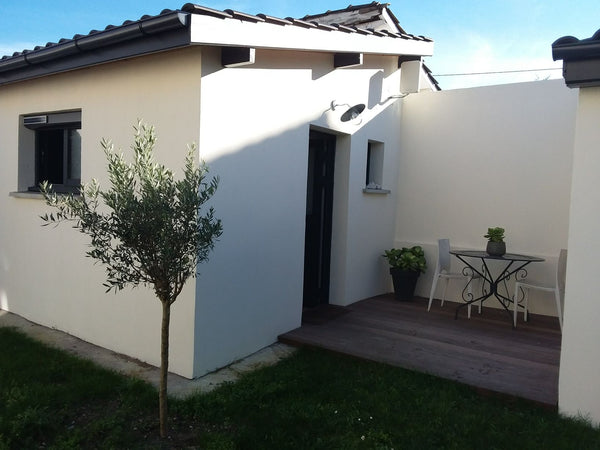 Bienvenue chez nous ! <br /><br />Grande chambre indépendante avec salle de bain  Grande chambre avec salle de bain privative Entire guest suite vacation rental 47858045