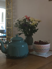 Notre"maison" est un grand 4 pièces chaleureux . Nous avons la chance d'être dan  Appartement chaleureux et calme Entire rental unit vacation rental 19328094