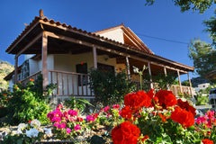 Charming wooden house with amazing view, overlooking Pitsidia and Komos beach un Heraklion, Greece Villa Sofita Entire home vacation rental 53427962