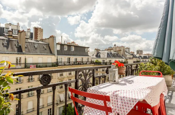 A very large room with real bed 160cm that can be divided in two, with private b Paris, France NICE VIEW IN THE MARAIS  top floor Private room in rental unit vacation rental 289647