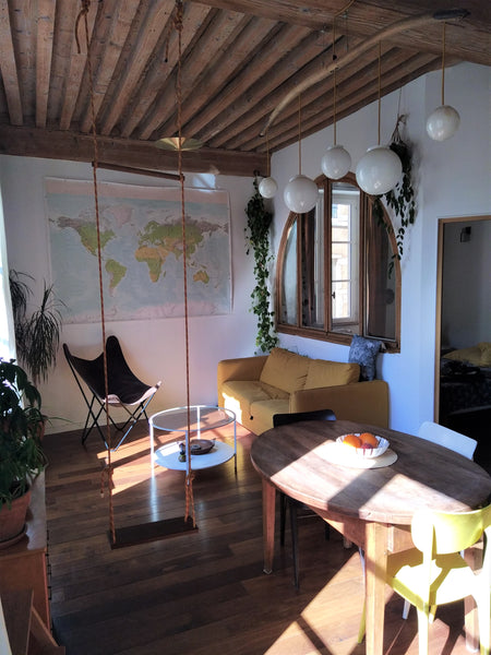 Très bel appartement lumineux et calme. Situé dans le quartier historique de St  Lyon, France Bel appart proche place Sathonay : central/calme Entire rental unit vacation rental 33035595