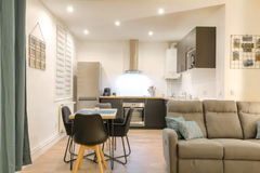 Bright and aesthetically designed, this is the ideal home for guests who want to  GuestReady - Stunning 2BR Flat near the City Centr Entire rental unit vacation rental 39798781