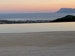 Ellas residence liegt aug einem 8000m2 grund auf einem Hügel über die Bucht vom  Vienna, Austria ellas Residence Magnificent View  Beheizte pool Entire villa vacation rental 41685907
