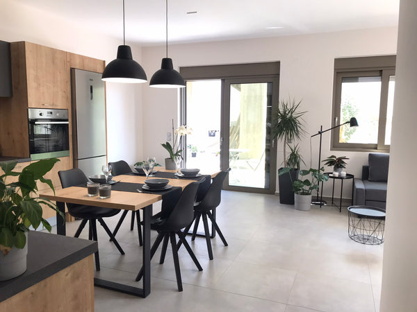 Enjoy your vacation in one of the most beautiful and peaceful areas of Chania, t Chania, Greece Steps from the beach2, seaside luxurious apartment Entire rental unit vacation rental 49536782