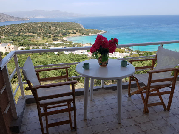 Unique view studio (sea and mountain view) in Istron of Agios Nikolaos.<br />You  Unique view studio in Istron of Agios Nikolaos Entire rental unit vacation rental 615094029329565021