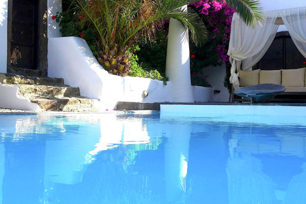 This is a 3-bedroom villa in Megalochori for 8 people. Equipped with a swimming  Zürich, Switzerland Unique villa, stone's throw cosy village Megalochori, tranquillity and space. Entire villa vacation rental 29649686