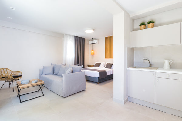 Calmare superior suite is perfectly located in the heart of all that Rethymno ha Rethimnon, Greece Calmare Superior suite next to the beach Private room in serviced apartment vacation rental 45948955