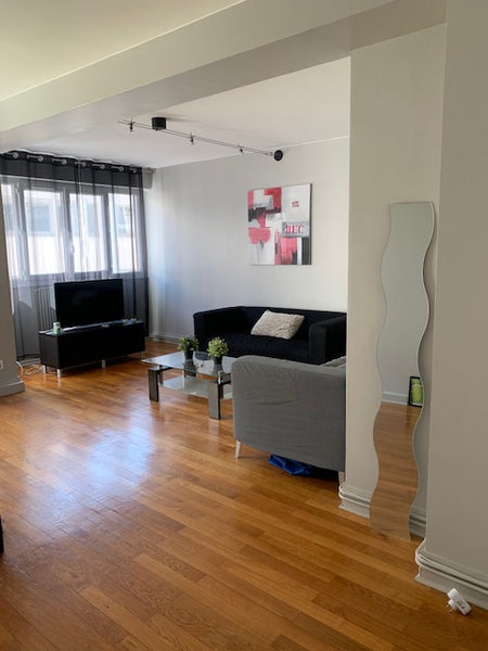 Grand 3 pièces climatisé 67 m2 avec place parking privative et sécurisé .<br />c Heyrieux, France Appartement climatisé centre LYON PLACE DE PARKING Entire condo vacation rental 32958683