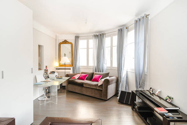 This charming, quiet, and spacious apartment, in the hip 7th district of Paris.  Paris, France Chic Paris 7th, Rue Cler, Eiffel Tower 5 mn walk Entire rental unit vacation rental 1061424