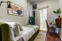 This spacious, well-kept and comfortable room is available in Hell's <br />   Ki  Rental unit in New York · 1 bedroom · 1 bed · 0 shared baths Private room in rental unit vacation rental 48074565