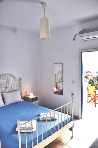 This is the Junior Room of "Onar Studios" in Milos. It is situated on the hill o  Lovely Room in Adamas Hill Private room in rental unit vacation rental 47006528